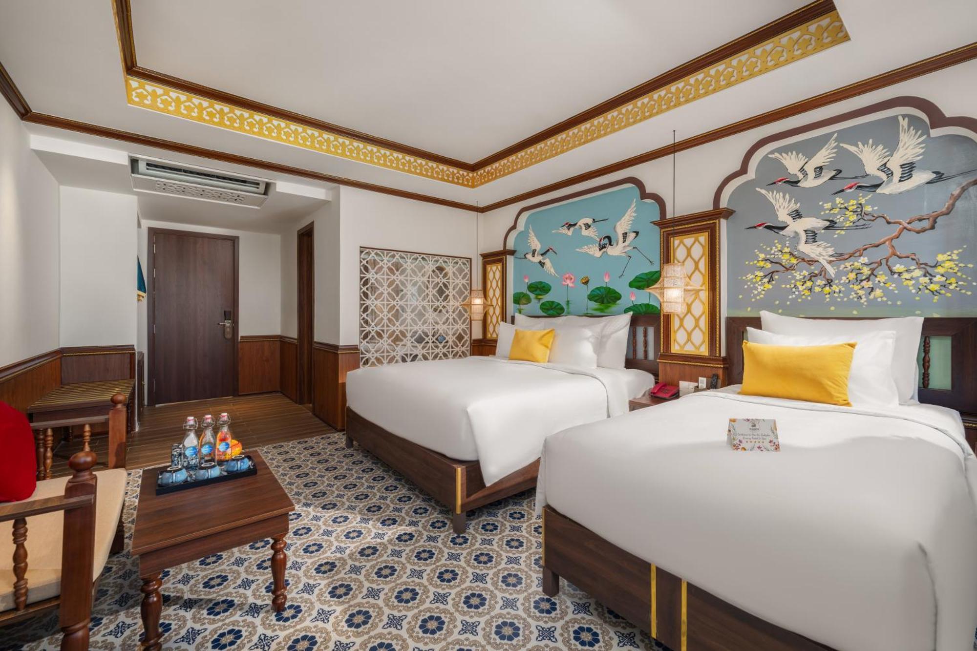 Babylon Riverside & Отель 5*