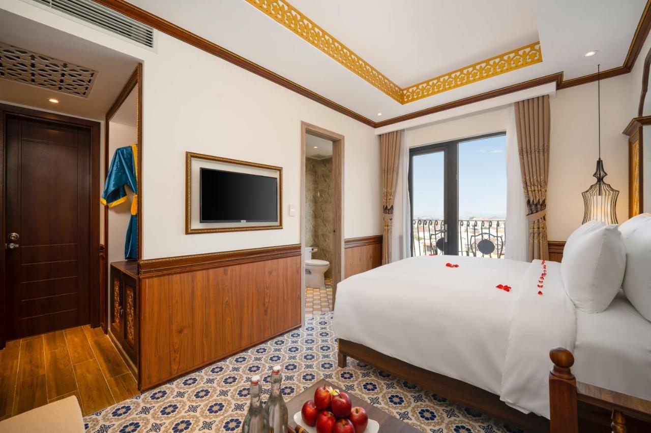 Babylon Riverside & Hotel Hội An