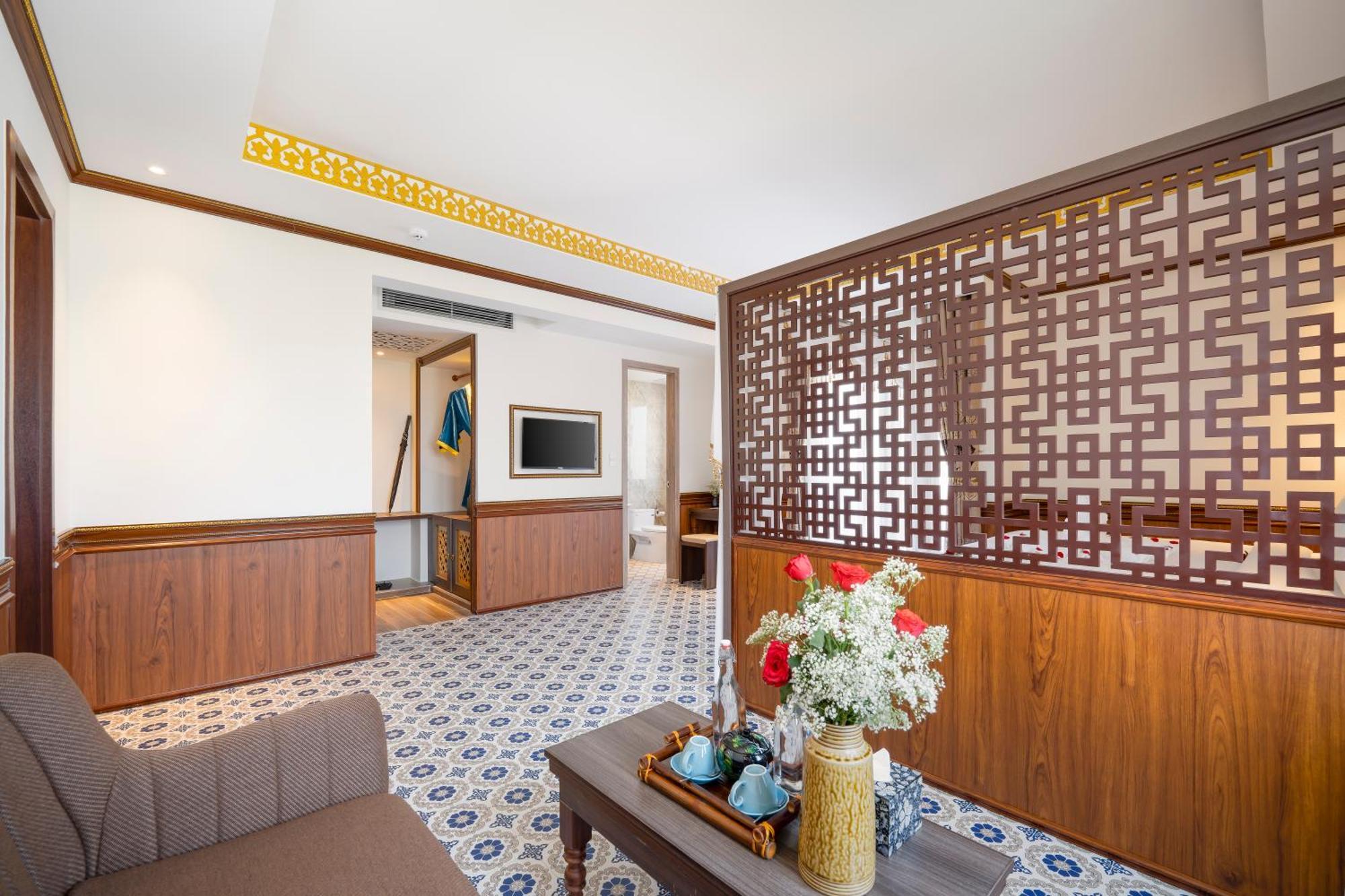 Hotel Babylon Riverside & Hội An