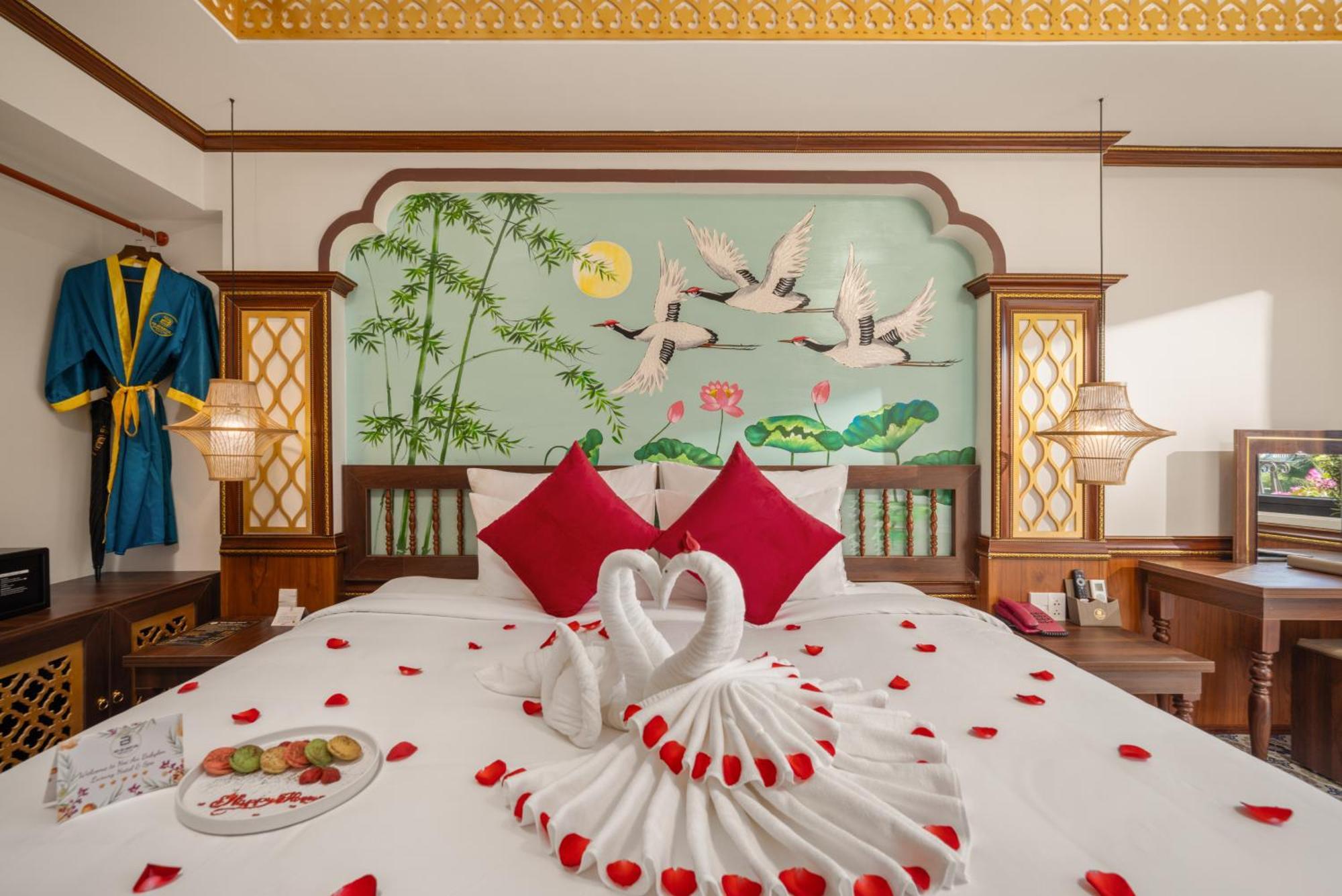 Hotel Babylon Riverside & Hội An