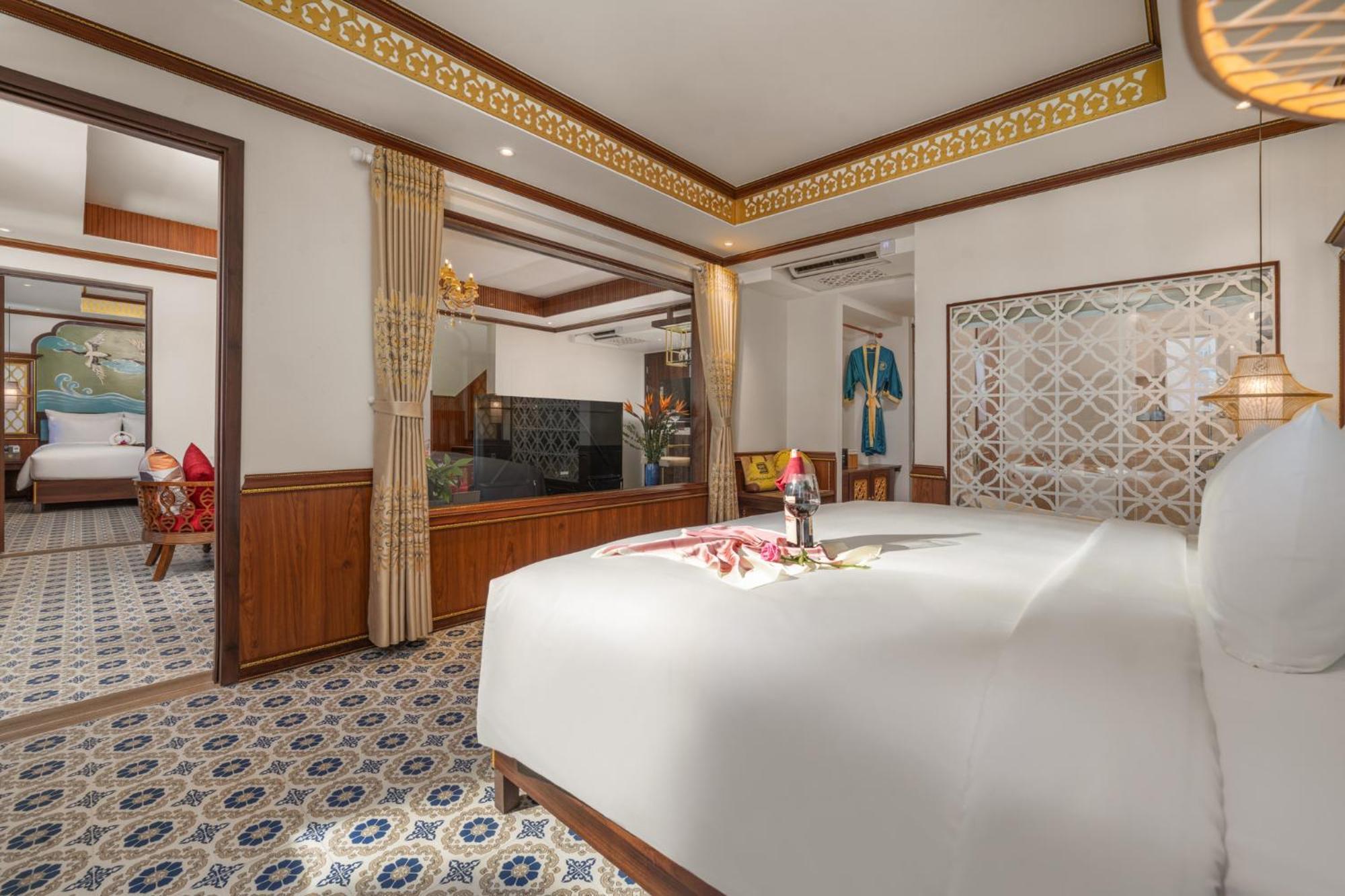 Babylon Riverside & Hotel 5*